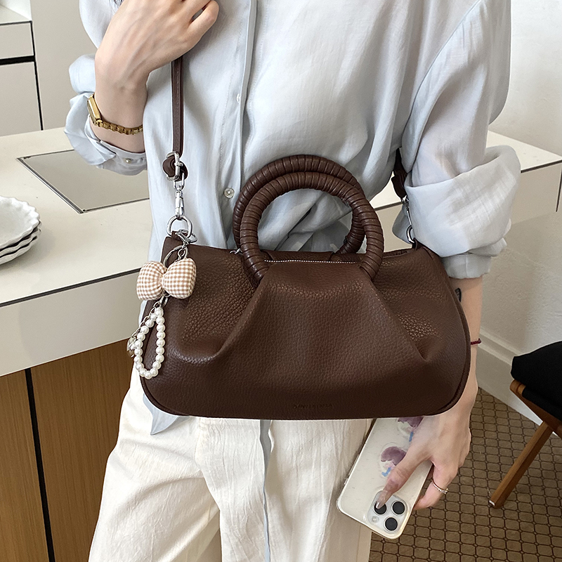 Plissierte Taschen mit rundem  – Luxury Bags Consignment Bewertung und Preis
