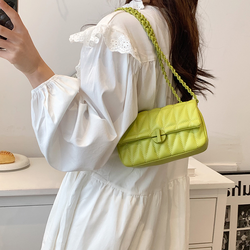 STIMMUNGEN Stickerei Gewinde K – Luxury Bags Consignment Bewertung und Preis